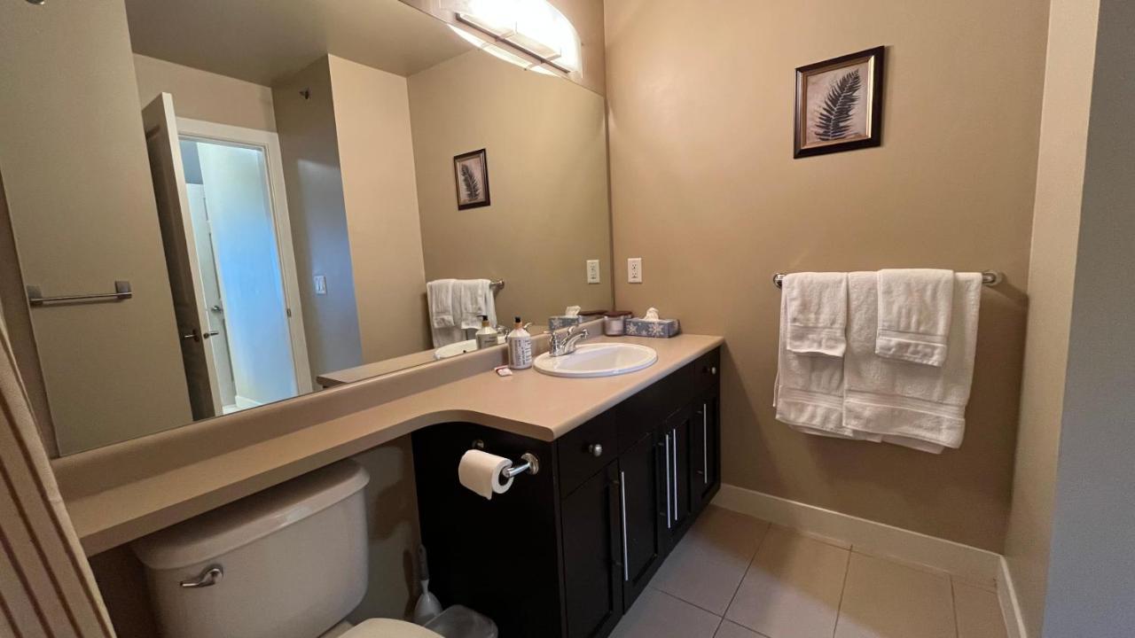 Waterscapes Resort Kelowna 2 Full Bedrooms Suite Vacation Rentals, Short Term Rentals. Exterior photo