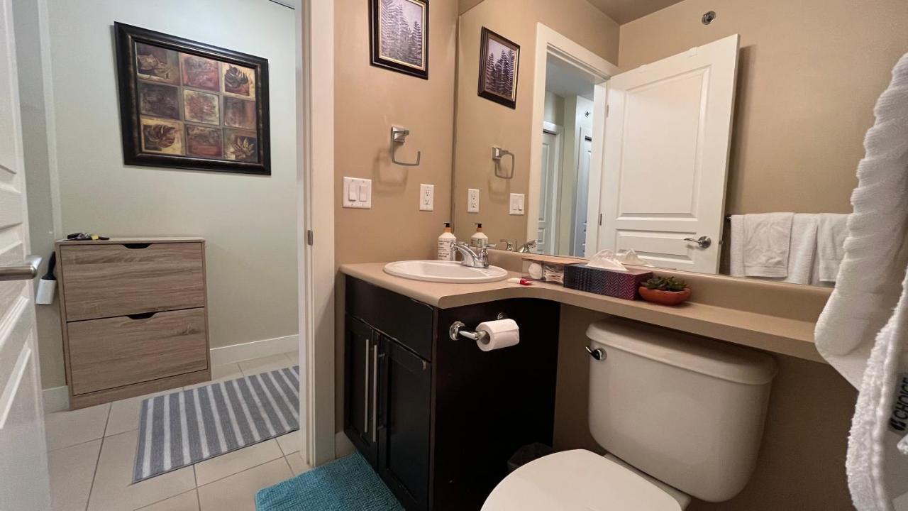 Waterscapes Resort Kelowna 2 Full Bedrooms Suite Vacation Rentals, Short Term Rentals. Exterior photo