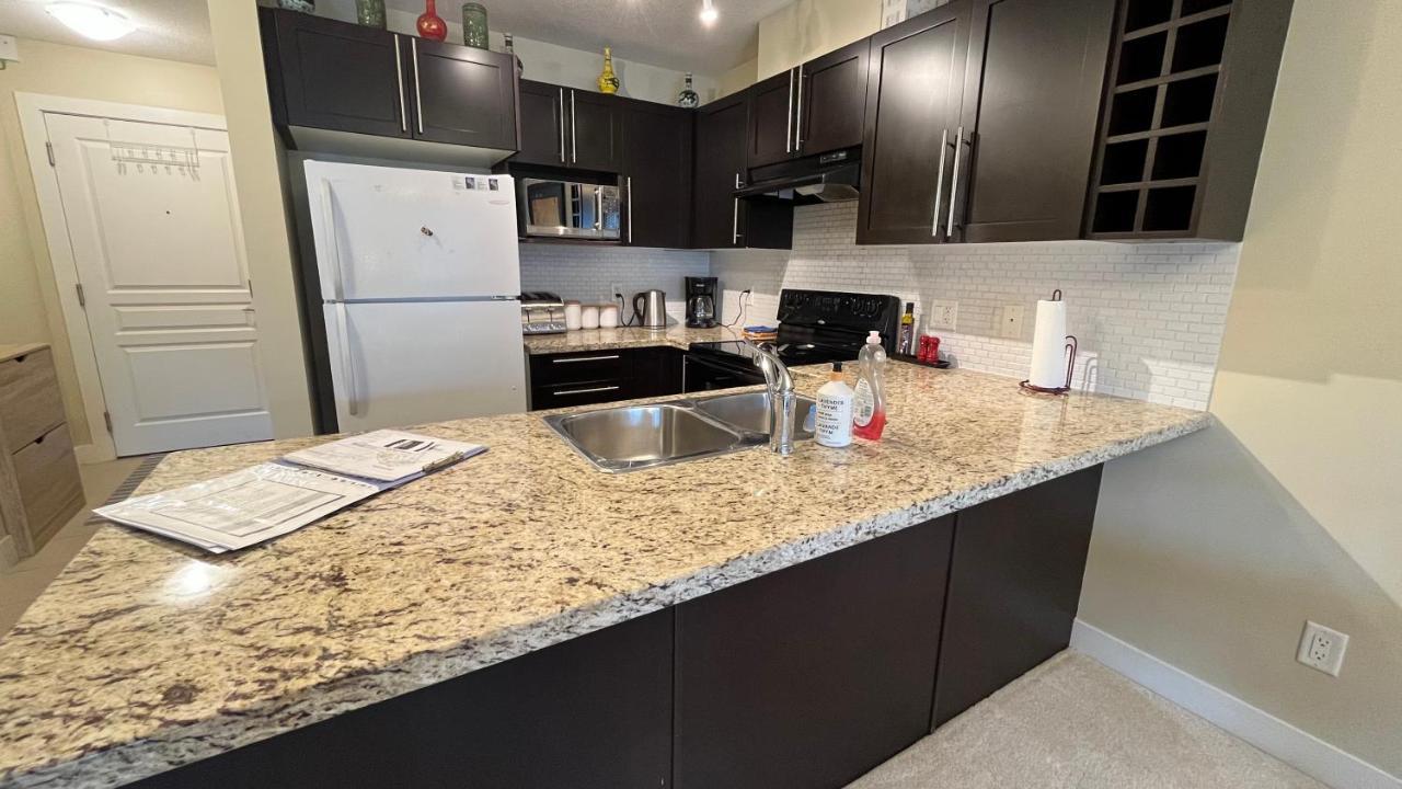 Waterscapes Resort Kelowna 2 Full Bedrooms Suite Vacation Rentals, Short Term Rentals. Exterior photo